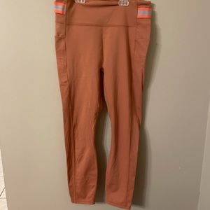 High-Waisted Motion365 7/8 Leggings